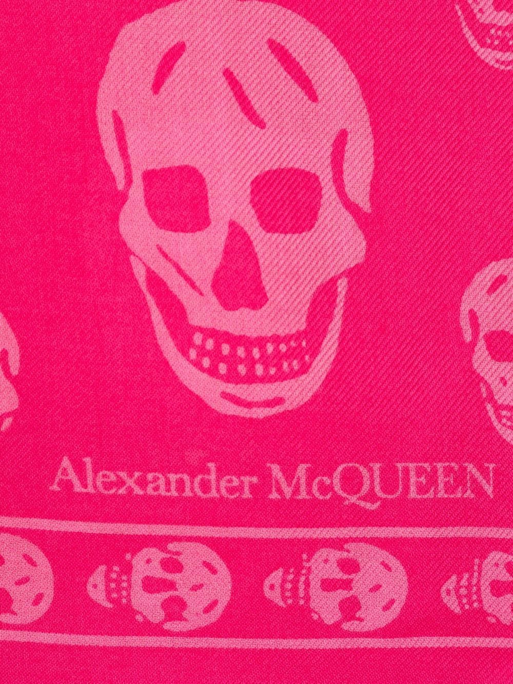 Alexander Mcqueen Scarves Hats & Gloves UNI Alexander McQueen Scarfs Fuchsia Alexander McQueen Scarfs Fuchsia Brand